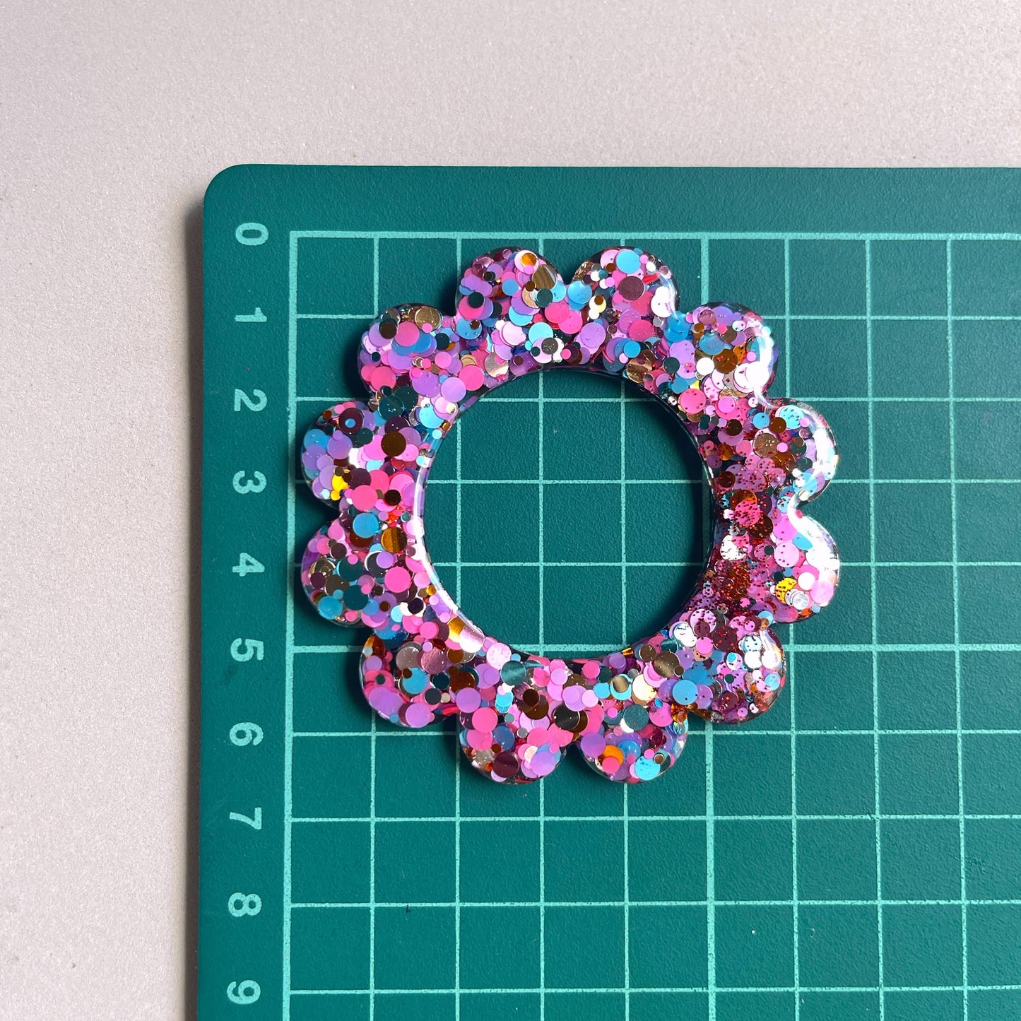 Round hair clip 6.3 cm. Mold for epoxi and uv resin