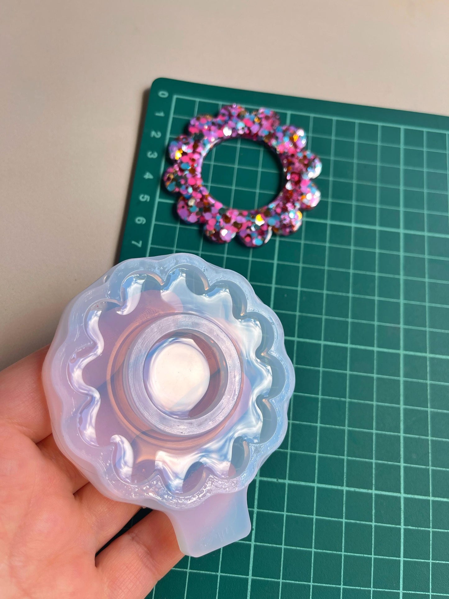 Round hair clip 6.3 cm. Mold for epoxi and uv resin