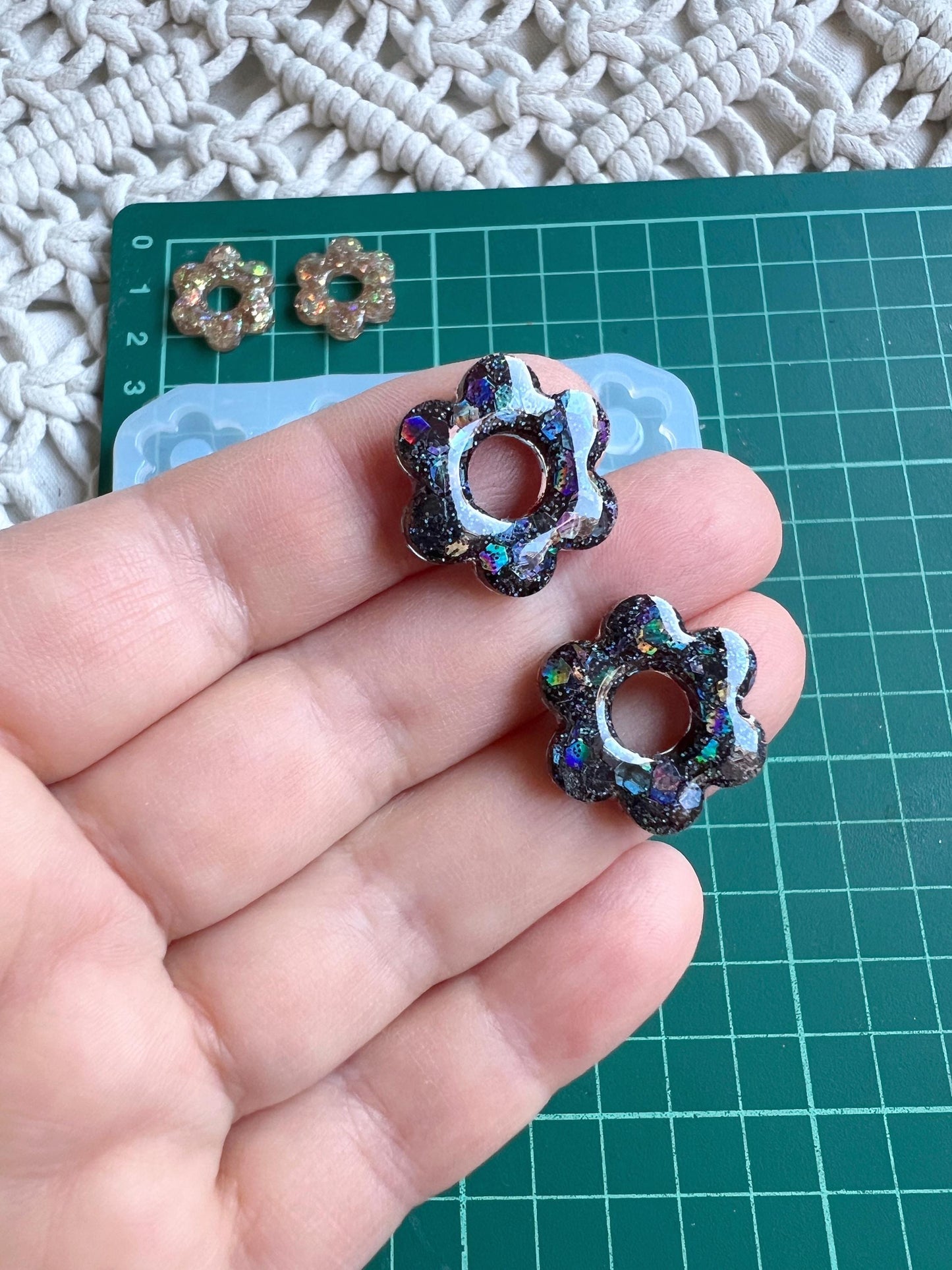 20 mm • Silicone flower 6 petals earrings • Mold for epoxy and UV resin • Super glossy resin form • flower shaped jewelry earrings •