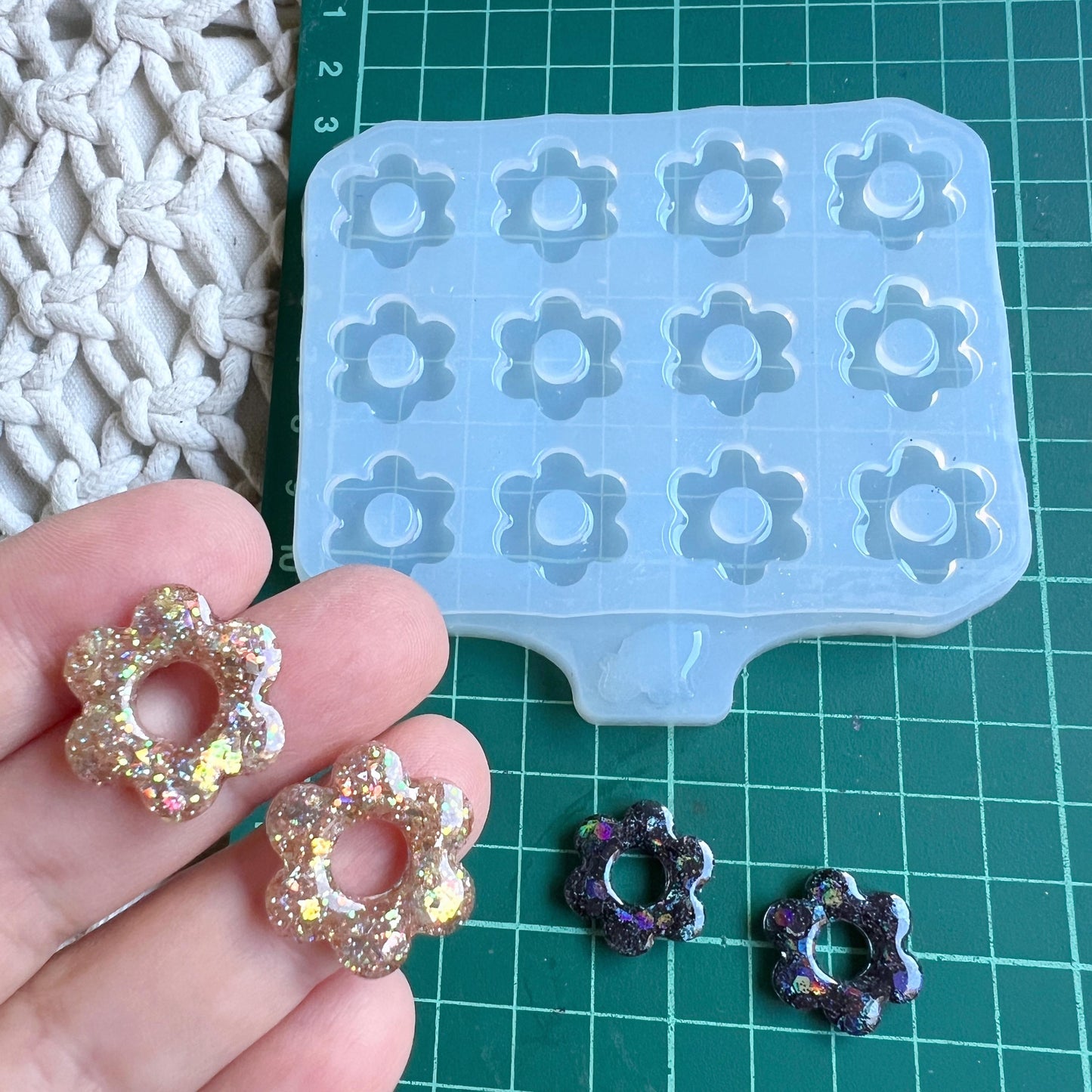 20 mm • Silicone flower 6 petals earrings • Mold for epoxy and UV resin • Super glossy resin form • flower shaped jewelry earrings •
