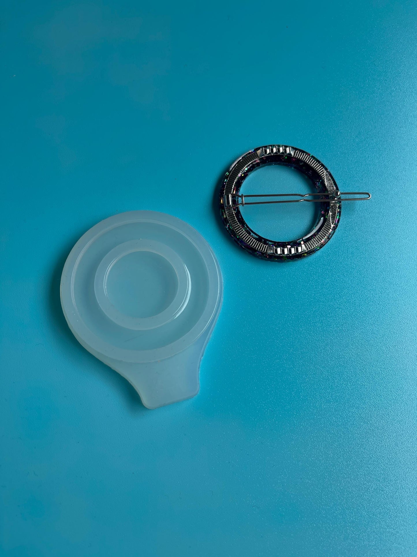 Round Hair Clip 5.8cm Epoxy & UV Resin Mold